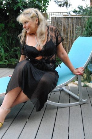 Daphne - rencontre-Milf-Le Blanc-Mesnil